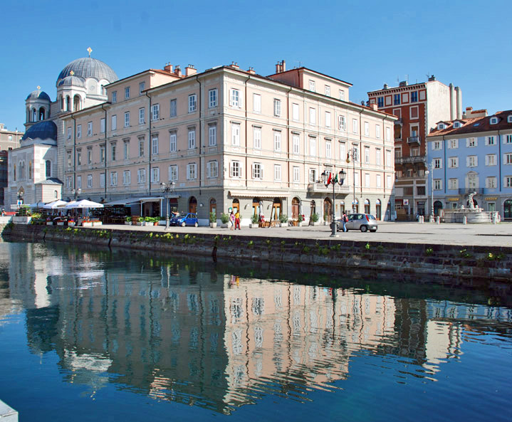 Piazza Ponterosso - università popolare